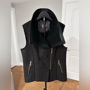 Vince Camuto Black Men's Sleeveless Zip Vest with Shearling Collar